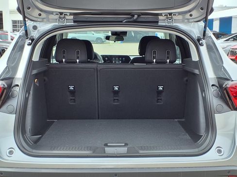 New 2026 Chevrolet Trax LS w/ LS Convenience Package FWD image 8