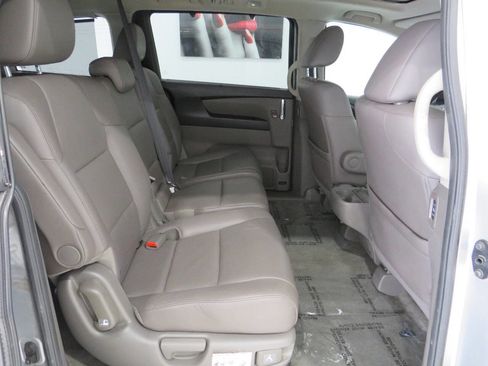 Used 2014 Honda Odyssey Touring Elite image 10