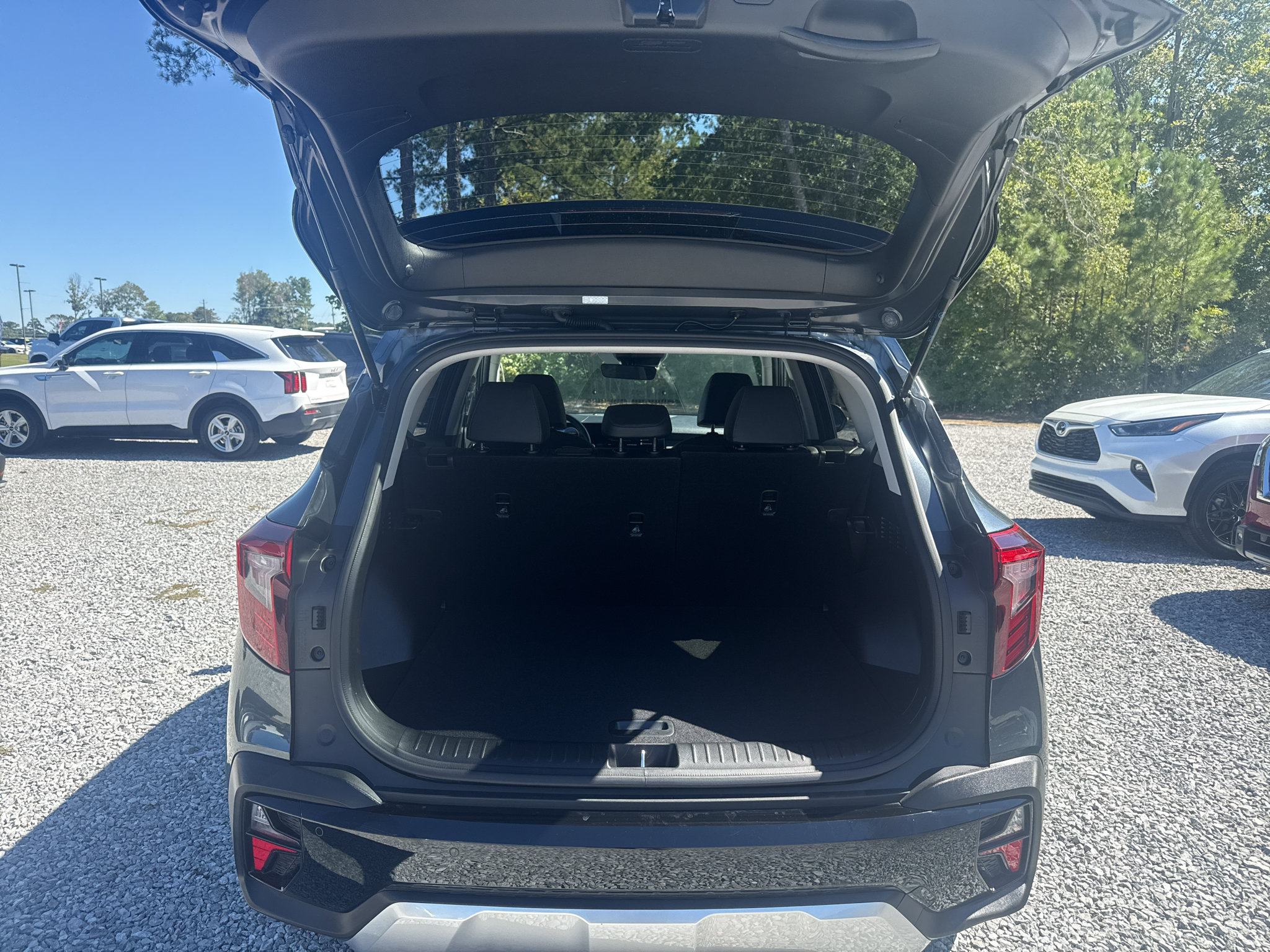 Used 2025 Kia Seltos EX FWD image 7