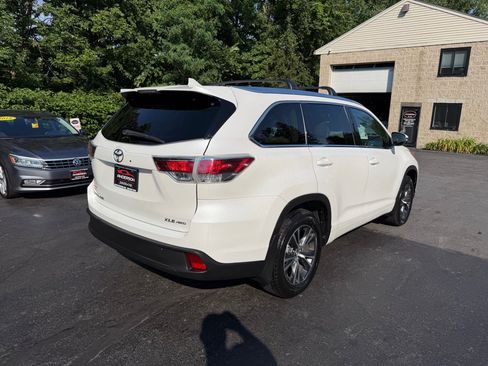 Used 2016 Toyota Highlander XLE AWD/4WD image 12
