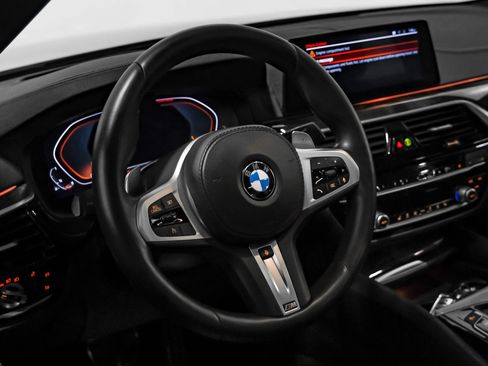 Used 2020 BMW 530i xDrive w/ M Sport Package AWD/4WD image 13