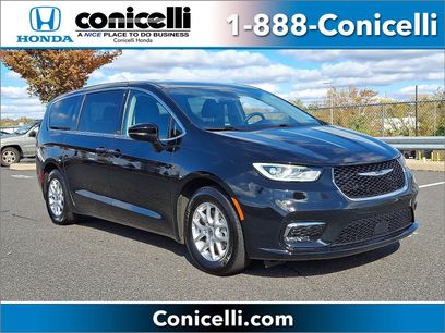 Used 2024 Chrysler Pacifica Touring-L