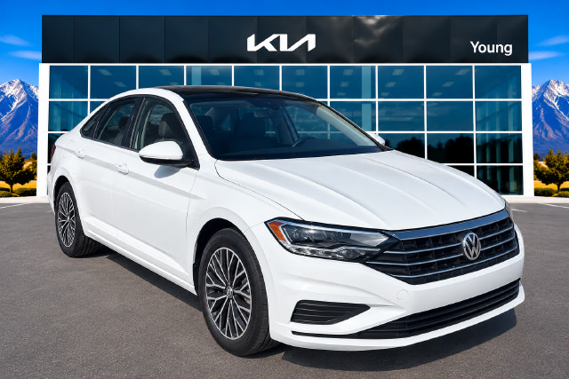 Used 2019 Volkswagen Jetta SE w/ Cold Weather Package FWD image 1