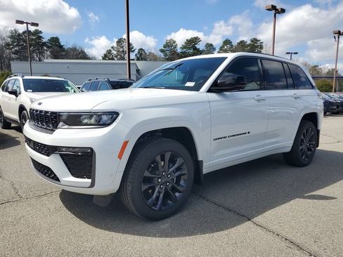 New 2026 Jeep Grand Cherokee Limited AWD/4WD image 3