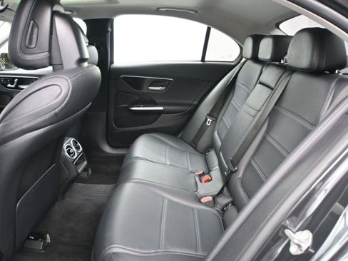 Used 2022 Mercedes-Benz C 300 Sedan image 8