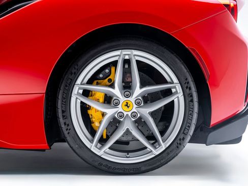Used 2020 Ferrari 488 Pista Spider image 26