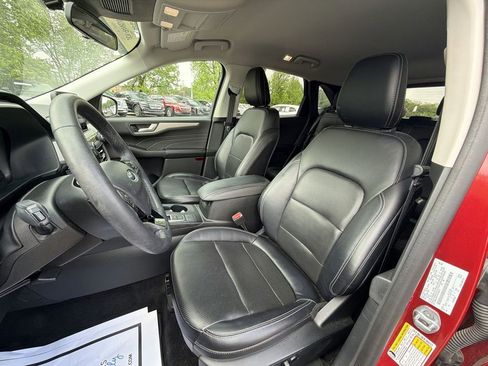 Used 2022 Ford Escape SEL w/ Technology Package FWD image 11