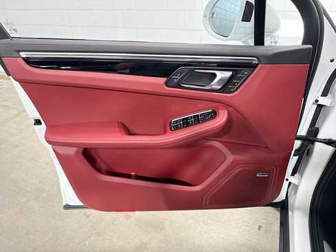 Certified 2026 Porsche Macan S AWD/4WD image 22