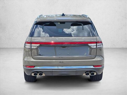 Used 2025 Lincoln Aviator Reserve AWD/4WD image 6