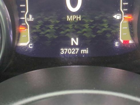 Used 2018 Jeep Wrangler Unlimited Sahara image 12