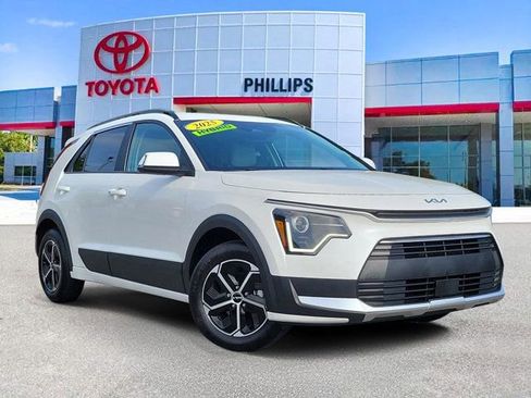 Used 2025 Kia Niro EX FWD image 1