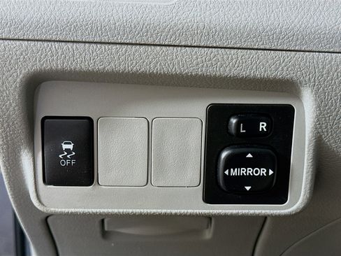 Used 2012 Toyota Corolla LE FWD image 16