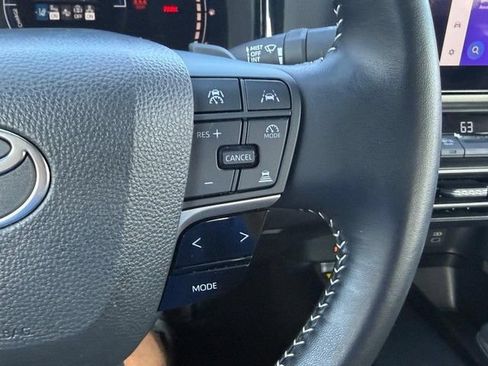 Used 2025 Toyota Camry SE FWD image 18
