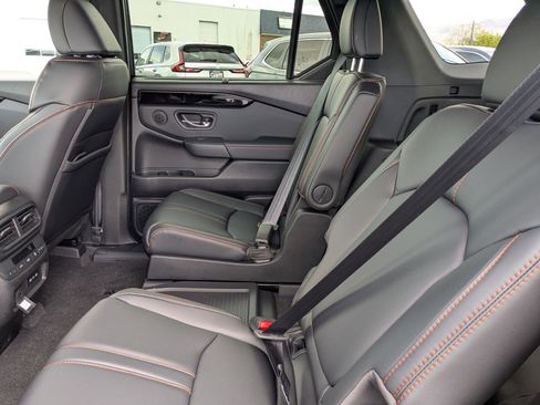 New 2025 Honda Pilot TrailSport image 17