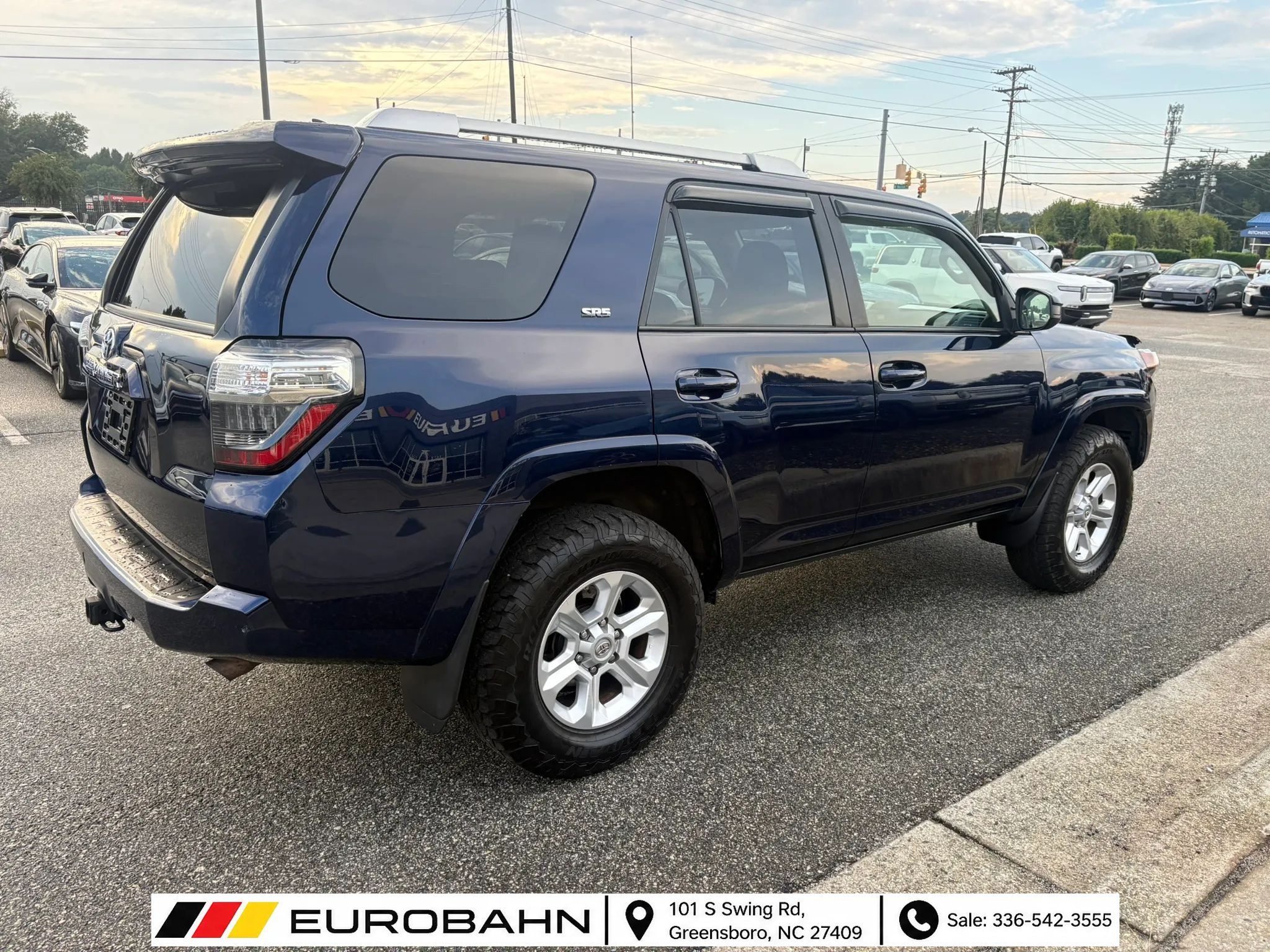 Used 2015 Toyota 4Runner SR5 AWD/4WD image 28