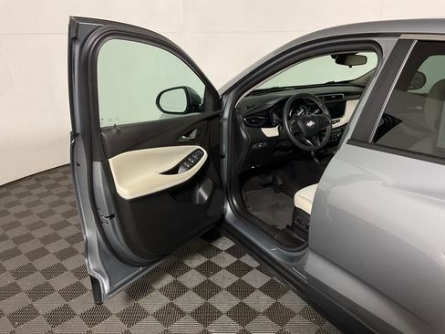 Used 2023 Buick Encore GX Preferred w/ Cold Weather Comfort Package image 18