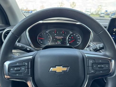 Used 2025 Chevrolet Blazer LT AWD/4WD image 8
