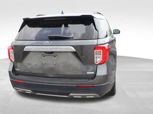 Used 2020 Ford Explorer XLT w/ Equipment Group 202A RWD image 13