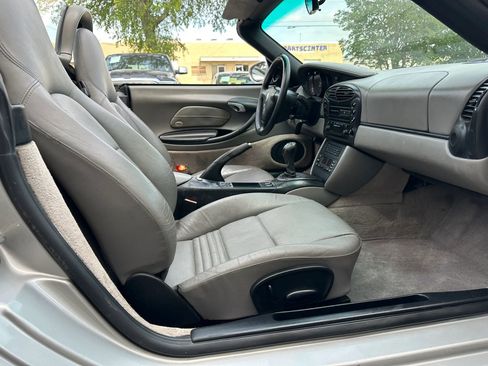 Used 2002 Porsche Boxster RWD image 29