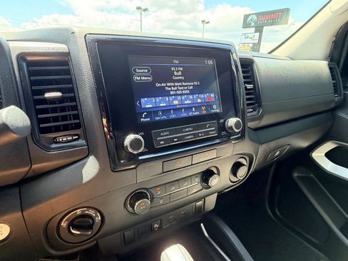Used 2022 Nissan Frontier SV w/ Technology Package AWD/4WD image 17