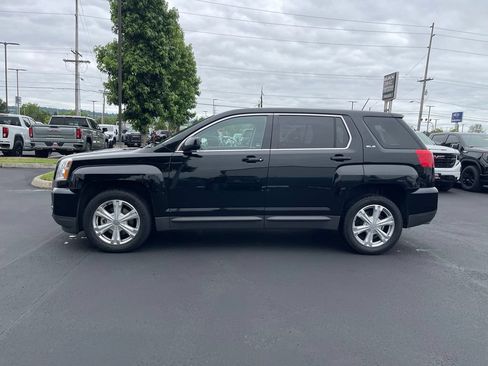 Used 2017 GMC Terrain SLE FWD image 2