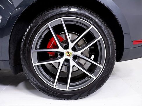 New 2025 Porsche Macan S image 24