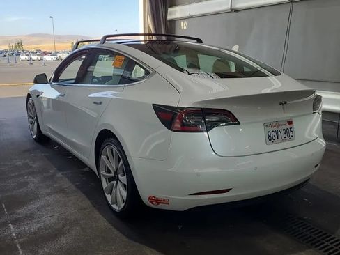 Used 2018 Tesla Model 3 Long Range AWD/4WD image 3