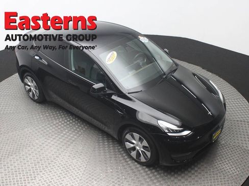 Used 2021 Tesla Model Y Long Range image 3