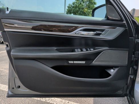 Used 2016 BMW 740i RWD image 26