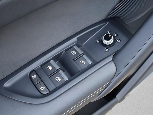 Used 2023 Audi SQ5 Premium Plus w/ Premium Plus Package image 12