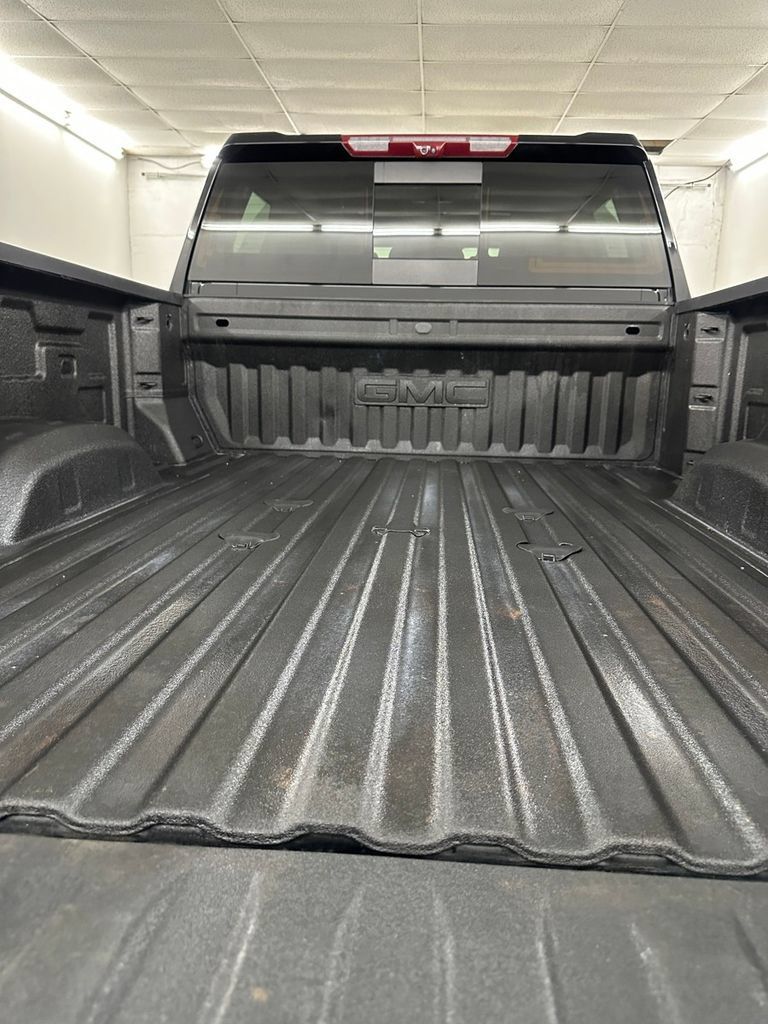 Used 2025 GMC Sierra 2500 AT4 w/ AT4 Premium Plus Package AWD/4WD image 31