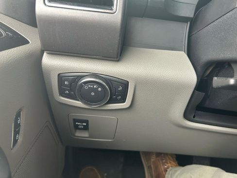 Used 2018 Ford F150 XLT w/ XTR Package image 25