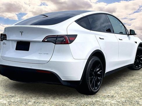 Used 2021 Tesla Model Y Long Range AWD/4WD image 5