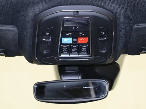 Used 2023 Jeep Grand Cherokee L Limited AWD/4WD image 28