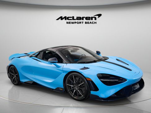 Used 2022 McLaren 765LT RWD image 2