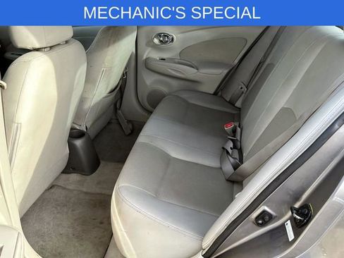 Used 2014 Nissan Versa SV image 11