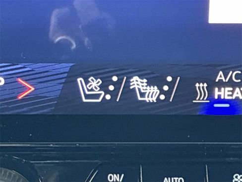 Used 2025 Chevrolet Blazer EV RS image 31