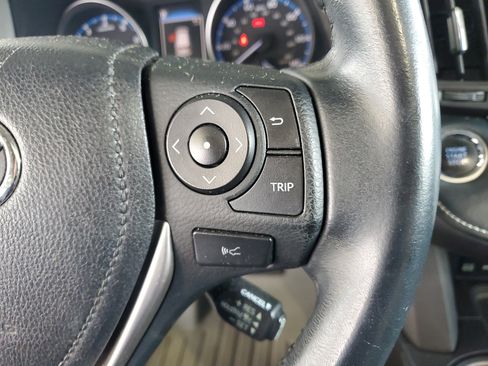Used 2018 Toyota RAV4 XLE w/ Plus Extra Value Package FWD image 24