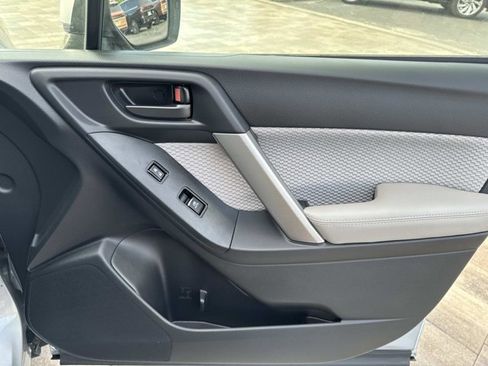 Used 2018 Subaru Forester 2.5i Premium image 17