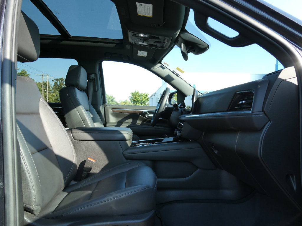 Certified 2025 Chevrolet Suburban Z71 w/ Comfort Package AWD/4WD image 14