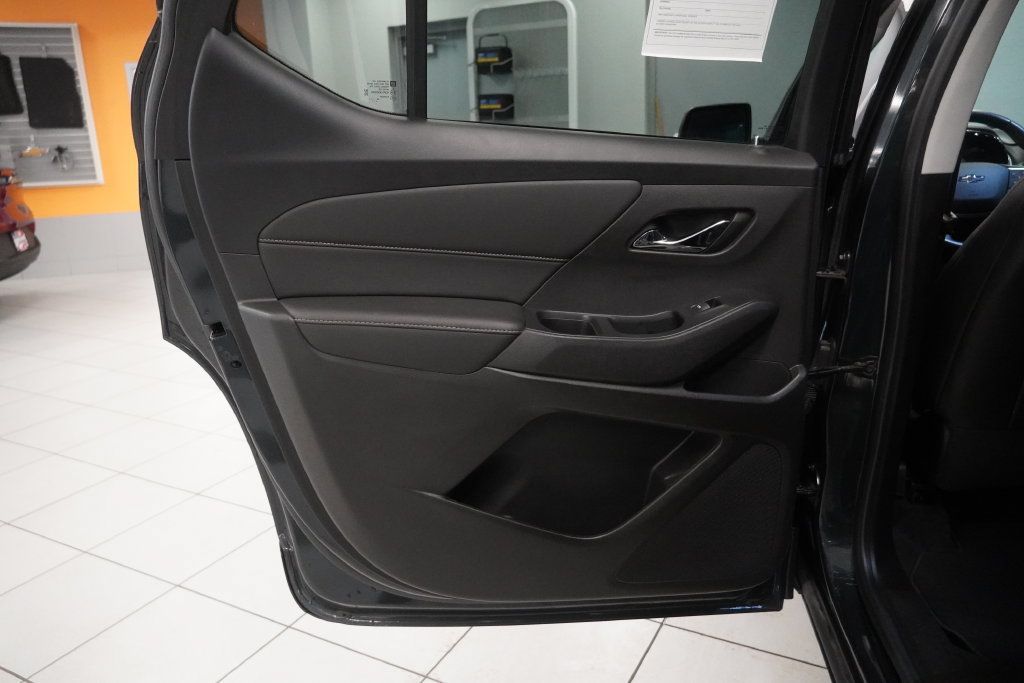 Used 2021 Chevrolet Traverse RS AWD/4WD image 18