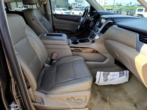 Used 2018 GMC Yukon SLT w/ Premium Edition image 19