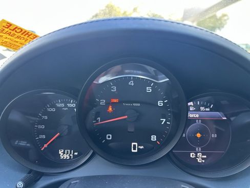 Used 2024 Porsche 718 Cayman image 10