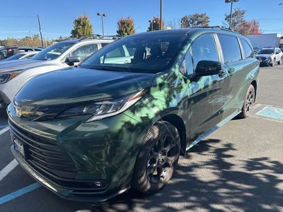 Used 2025 Toyota Sienna XLE Woodland Edition