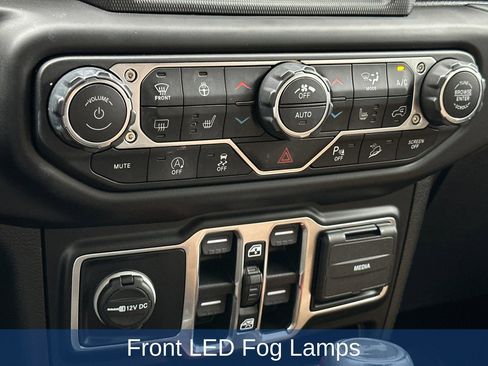 Used 2021 Jeep Wrangler Unlimited Sahara image 25