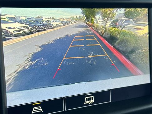 Used 2021 Chevrolet Silverado 1500 LT w/ Safety Package II AWD/4WD image 18