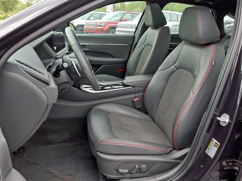 Certified 2023 Hyundai Sonata SEL Plus w/ Cargo Package FWD image 13