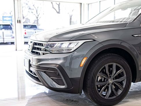 Used 2022 Volkswagen Tiguan SE AWD/4WD image 4