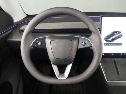 Used 2026 Tesla Model Y 2WD image 19