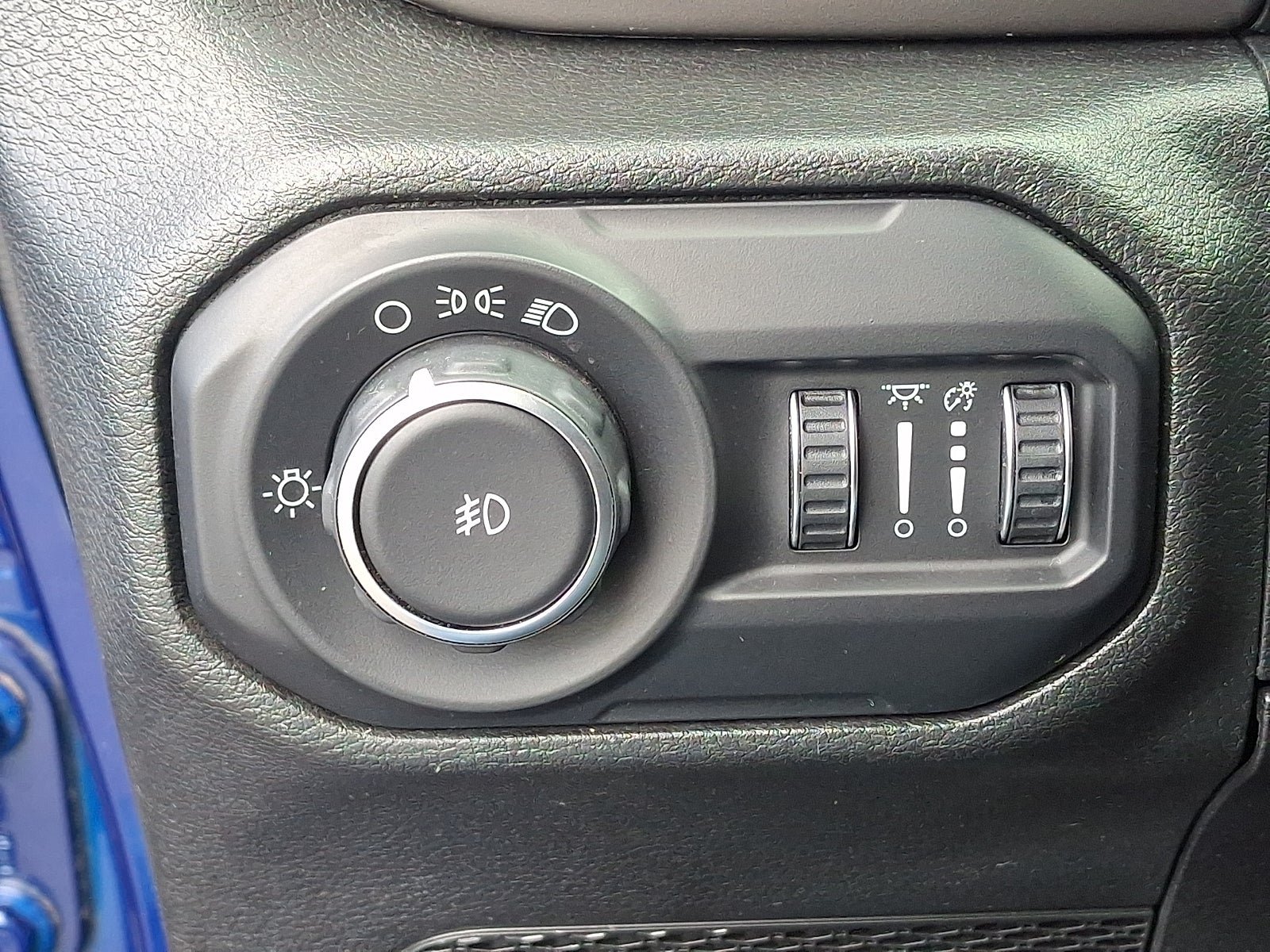 Used 2018 Jeep Wrangler Sport AWD/4WD image 23